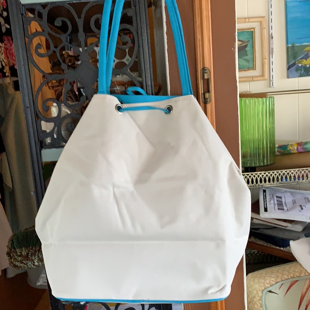 Island Chic Beach Tote - Picture 3 of 4